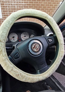 Sheepskin Steering Wheel Cover Elasticated Universal Fit Cools & Heats Wheel - Picture 1 of 5