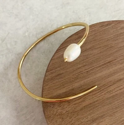 Brazalete de perlas Stella & Dot Rebecca Minkoff Natriella tono dorado Foto 1 de 4