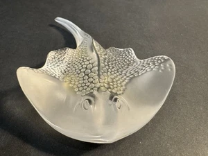 Lalique Crystal 5” Clear Frosted Stingray Mint Condition w/Base Pads - Picture 1 of 9