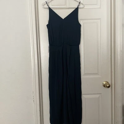 Mono corto H&M sin mangas azul marino cuello en V pierna ancha, cremallera trasera y bolsillos talla 2 Foto 1 de 4