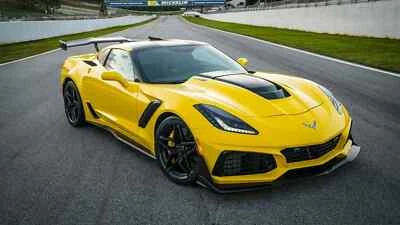 适用于 2014 - 2019 年雪佛兰 Corvette C7 ZR1 风格前保险杠聚苯乙烯 — 第 1/3 张图片