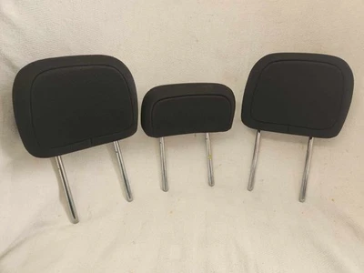 Jeep Renegade 2018-2021 segunda fila juego de tres reposacabezas de tela negra Foto 1 de 4