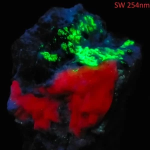 Uranyl Sodalite Calcite LW & SW fluorescent mineral specimen Afghanistan 0.55kg - Imagen 1 de 11