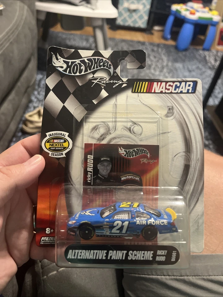 Hot Wheels Racing NASCAR Alternative Paint Scheme Ford Ricky Rudd Air Force