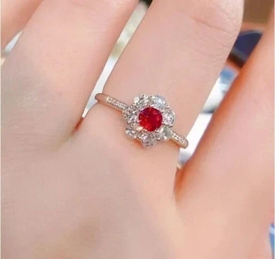 Anillo de boda de rubí creado en laboratorio de corte redondo de 2 quilates enchapado en oro blanco de 14 quilates Foto 1 de 3