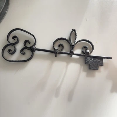 Elegant Cast Iron Key Holder with 3 Hooks - Vintage Wall Organizer Black - Image 1 of 3