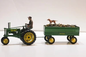 ERTL JOHN DEERE MODEL A GENERAL PURPOSE WITH FLARE WAGON SET - Picture 1 of 6