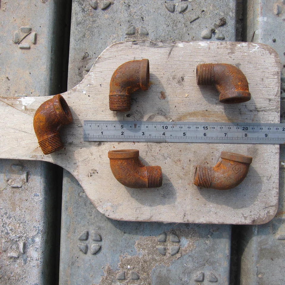 5 X crane  Malleable Iron equal elbow Fittings 3/4 m x 3/4 F” inch - Image 1 of 1