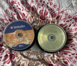 DVD-R 4.7 GB (Verbatim)and CD-R 700 MB (Tesco) - Picture 1 of 5
