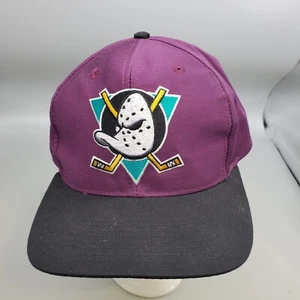 Sombrero de colección Walt Disney Mighty Ducks NHL Snapback - Imagen 1 de 7