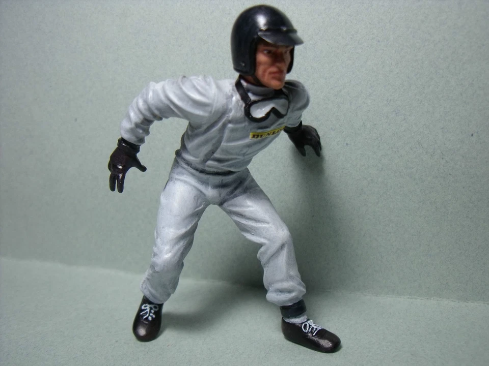1/18  FIGURE  DAN  GURNEY  PAINTED  BY  VROOM   FOR   AUTOART  VERY  RARE - Image 1 of 1