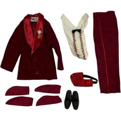 Muñeca Ken de Colección Escena Nocturna #1496 Borgoña Esmoquin Mod Terciopelo Conjunto 1971 Foto 1 de 4