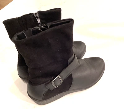 Botín Arcopedio Runa Negro. Mujer Talla 38/US 8. Excelente estado. Foto 1 de 4