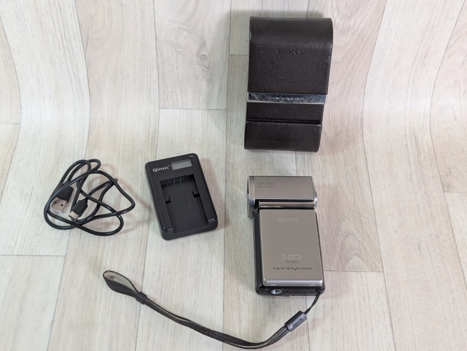 Sony Handycam HDR-TG3E  Camcorder And Sony Case . - Image 1 of 4