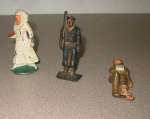 VINTAGE GREY IRON TOY SOLDIER lot - Picture 1 of 2