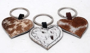 Set of 3 Keyrings 100% Natural Cow hide Heart Shaped Leather Hair On Keychain 27 - Foto 1 di 2