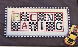 Mini Block Racing - Karierte Flagge Design mit 6 Racing Motiv Charms Kreuzstich - Bild 1 von 3