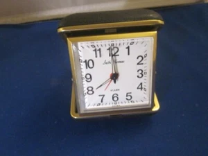 Reloj despertador de cuerda de escritorio de viaje plegable vintage Seth Thomas estuche negro ~ CHINA - Imagen 1 de 6
