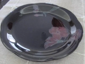 Mikasa Rondo EJ702 Tango Dinner Plate Black, Flower design scalloped edges - Picture 1 of 3