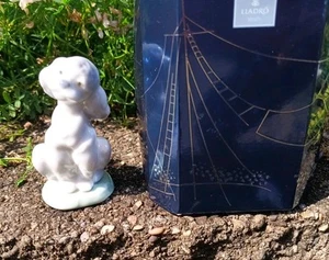 Lladro 7685 "A Friend For Life" Poodle Puppy Dog Society Porcelain Figurine NIB - Bild 1 von 7