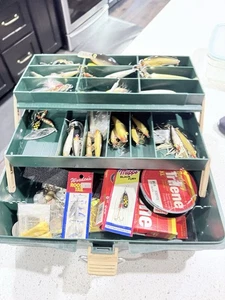 Vintage FULL Tackle Box Woodstream EKCO - Picture 1 of 10
