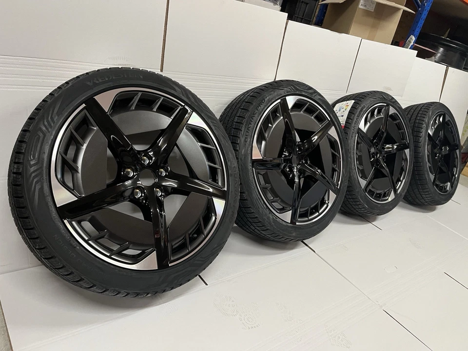 NEU Original Cupra Born K11 20" Ganzjahresräder Winter 10E601025E NEU Hurricane - Bild 1 von 4