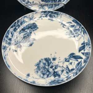 Mikasa Pippa Blue Floral Bone China Salad Plates 9” Set of 2 New Dishwasher Safe - Picture 1 of 6