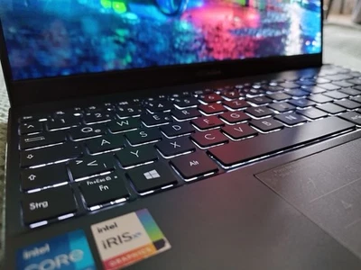 ASUS Zenbook 13 OLED - Bild 1 von 4