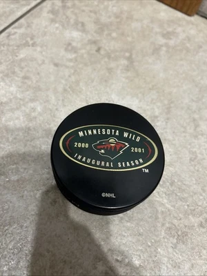 Disco de juego oficial de hockey Minnesota Wild NHL de colección Foto 1 de 4