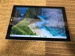 Microsoft Surface Pro 3 i5-4300U 2.50GHz 8GB RAM 256GB 12" Windows 10 Pro Tablet - Picture 1 of 6