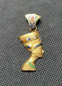 Detailed Hand Made 18K Gold Egyptian Queen Nefertiti Louts w/Hard Enamel - Picture 1 of 9