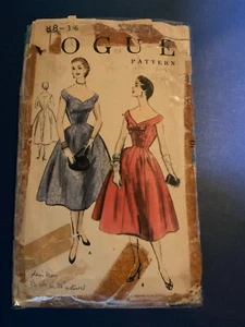 Vintage Vogue 88 50er Jahre Cover getragen aber Muster gut. Größe 12-20. Siehe hinten - Bild 1 von 2