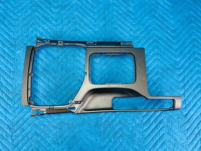 Оригинальный ободок верхней консоли коробки передач Lexus GX470 58821-60080 2003-2009 - Изображение 1 из 4