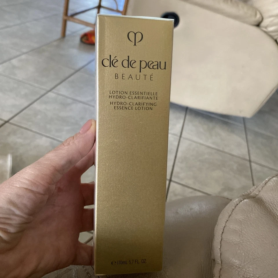 LOCIÓN HIDROCLARIFICANTE CLE DE PEAU BEAUTE 5,7 oz / 170 ml Foto 1 de 1
