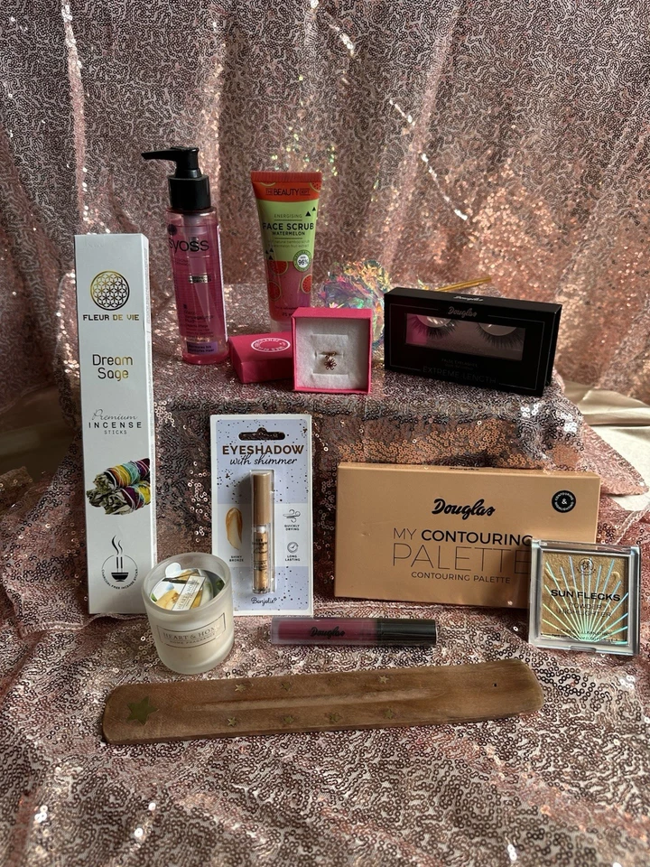 Swarovski Schmuck, Douglas Schminke Beauty Geschenkbox uvm. ❤️ - Bild 1 von 4