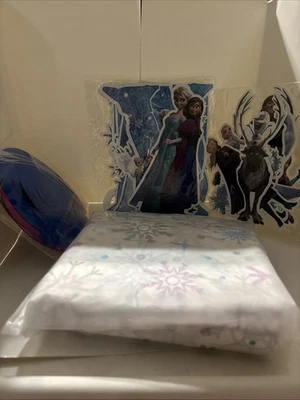 Decoración de mesa de fiesta de cumpleaños congelada y pancarta de cumpleaños, 12 manteles de plástico Foto 1 de 4