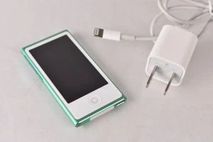 Apple iPod Nano 7th Generation A1446 16GB  Green - Picture 1 of 10