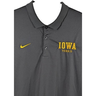 Iowa Hawkeyes Tenis Golf Polo XL Para Hombres Gris Nike Dri Fit Dorado NCAA Foto 1 de 4