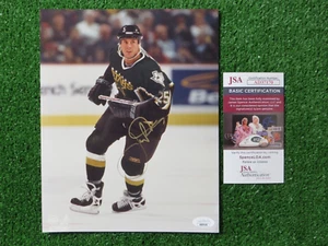 JOE NIEUWENDYK SIGNED 8x10 DALLAS STARS "Chasin the Cup" PHOTO JSA COA - Picture 1 of 4