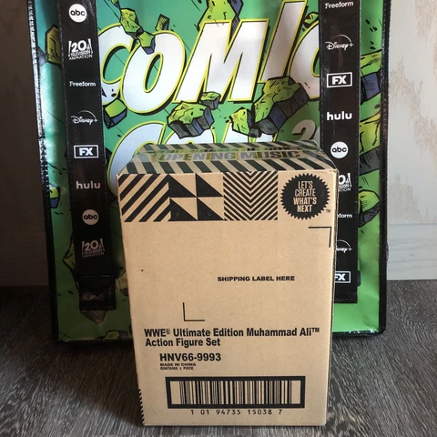 SDCC 2023 MATTEL EXCLUSIVE WWE ULTIMATE EDITION MUHAMMAD ALI ACTION FIGURE SET Cover