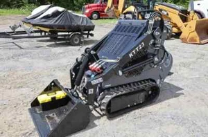 NEW! Mini Skid Steer Stand-on tracked AGT KTT23 KTT 23 Loader Crawler, In Ohio! - Picture 1 of 4