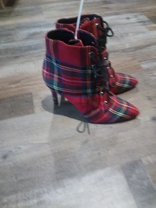 Gianni Bini Plaid Red Boots Lace Up Sz. 8 New - Picture 1 of 7
