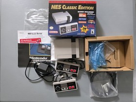 AUTHENTIC Nintendo Classic Edition CIB w/ 2 Controllers - All 720+ NES Games 