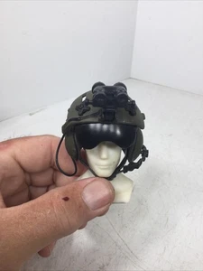 1/6 21ST CENTURY US HUEY GUNSHIP HELICOPTER PILOT HELMET + NIGHT VISION VIETNAM - Picture 1 of 12