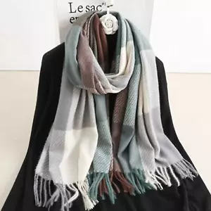 New women’s soft, warm winter scarf - Picture 1 of 4