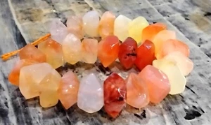 Pepitas de ágata Botswana facetadas naturales, 10-11x8-10x7-8 mm, aproximadamente 23 piezas - Imagen 1 de 4