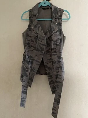 G.I.L.I. Women's Sleeveless Camo Printed Zip Collar Belted Vest Blue Size.8 QVC - Image 1 of 4