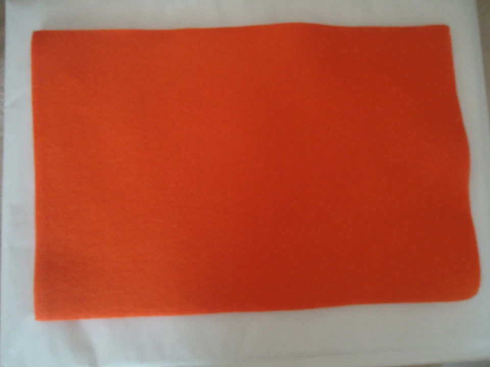 FEUTRINE - lot de 2 plaques de feutrines - dimensions 20 * 30 cm - ORANGE - Photo 1/1
