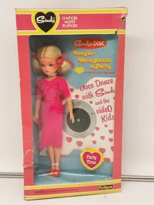 Muñeca Sindy Pedigree, MUÑECA BOOGIE VINTAGE PARA TIEMPO DE FIESTA CON DISCO SIN JUGAR - Imagen 1 de 9
