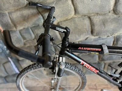 Vintage Trek 9000 USA aluminium Frame Mountain bike Front/Real Shocks Ex Cnd M - Image 1 of 4